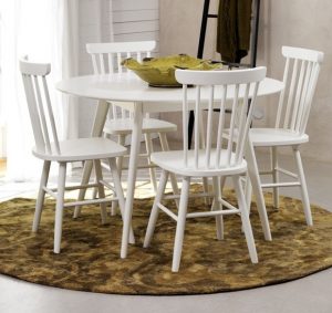 Spisebord med karakter 25 middagsborde i moderne design Lille spisebord med stole